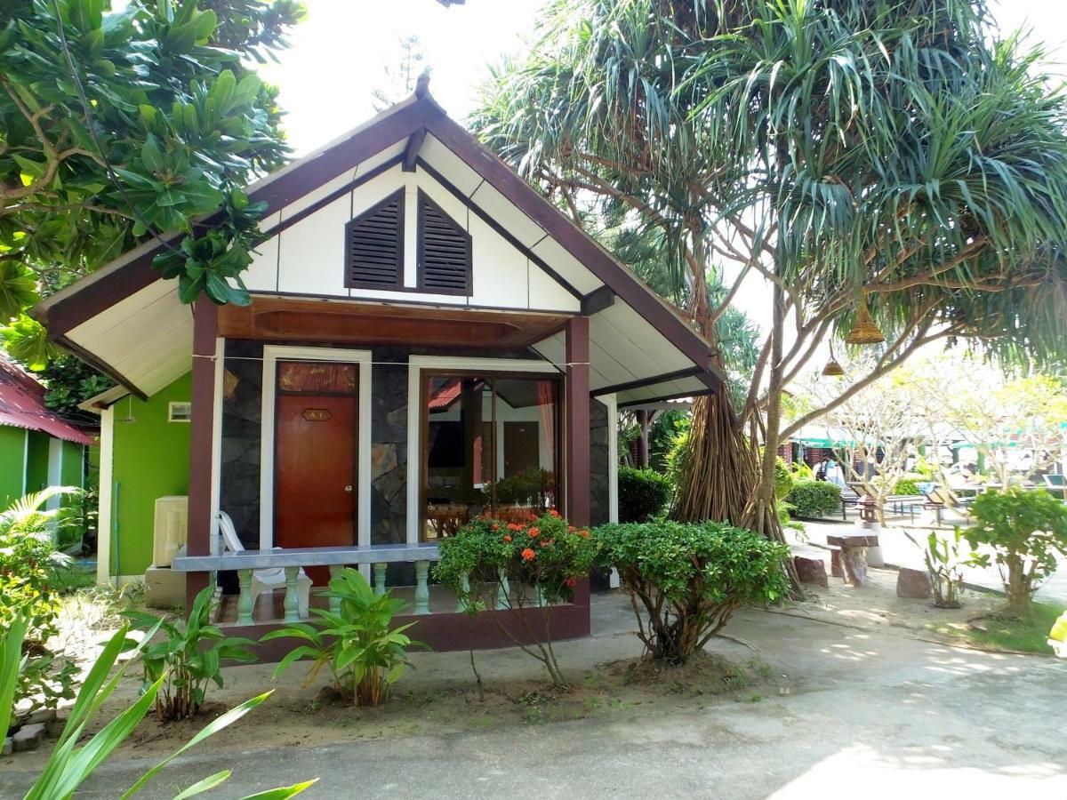 Blue Andaman Lanta Resort Koh Lanta Exterior photo