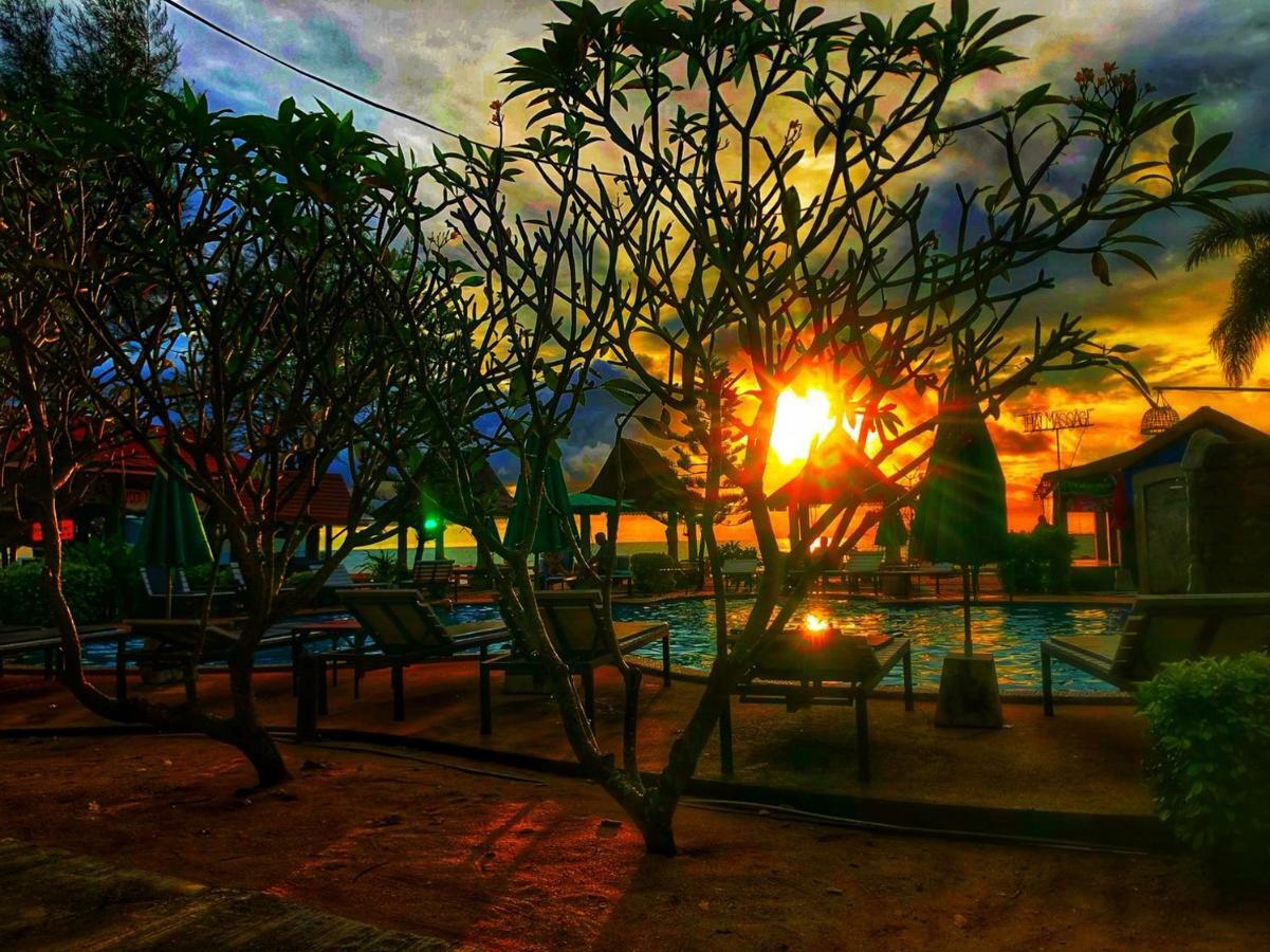 Blue Andaman Lanta Resort Koh Lanta Exterior photo