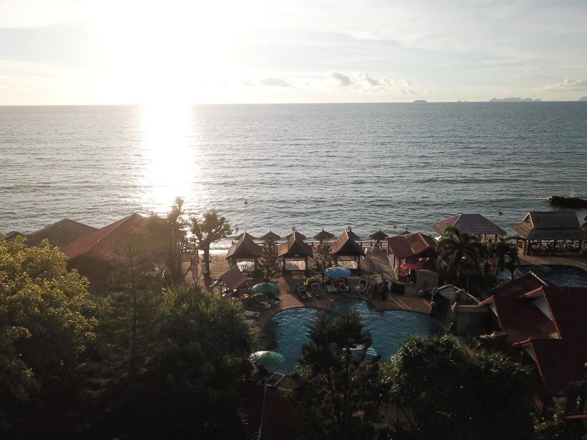 Blue Andaman Lanta Resort Koh Lanta Exterior photo